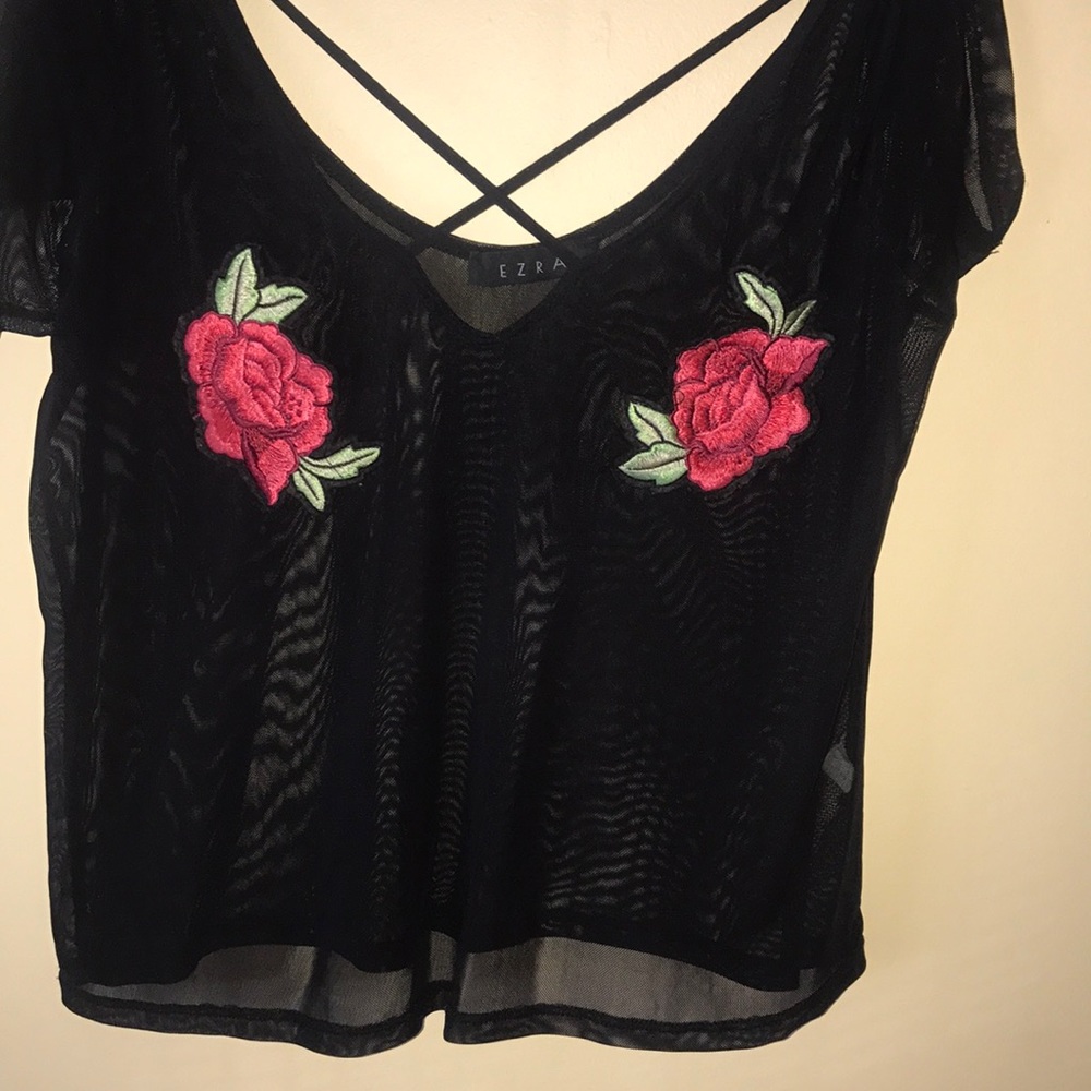 Mesh flower top super cute !